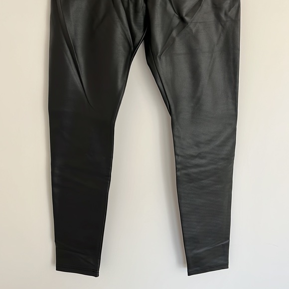 New Romeo and Juliet Couture Faux Leather Leggings - Picture 4 of 4